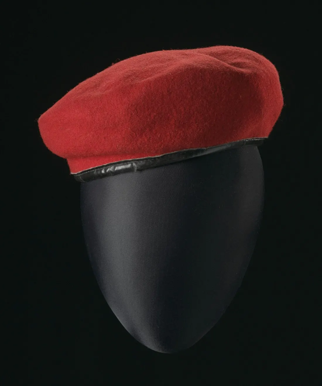 Boina de lana roja